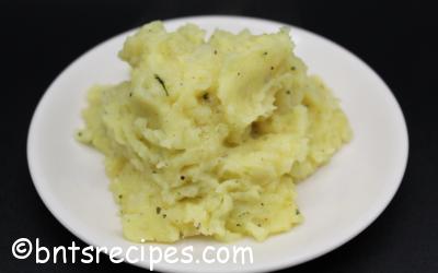 Creamy and Buttery Mashed Potatoes (from scratch)